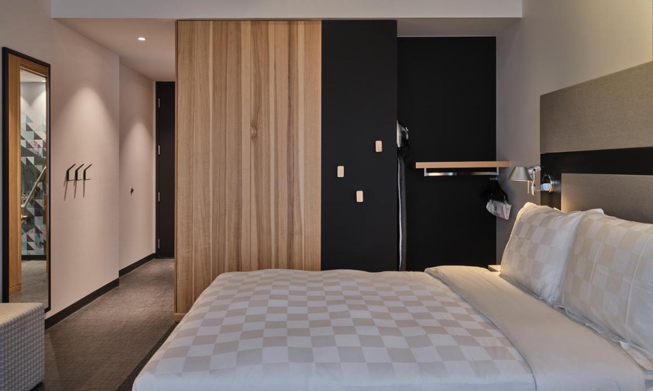 Alt Hotel Calgary University District エクステリア 写真