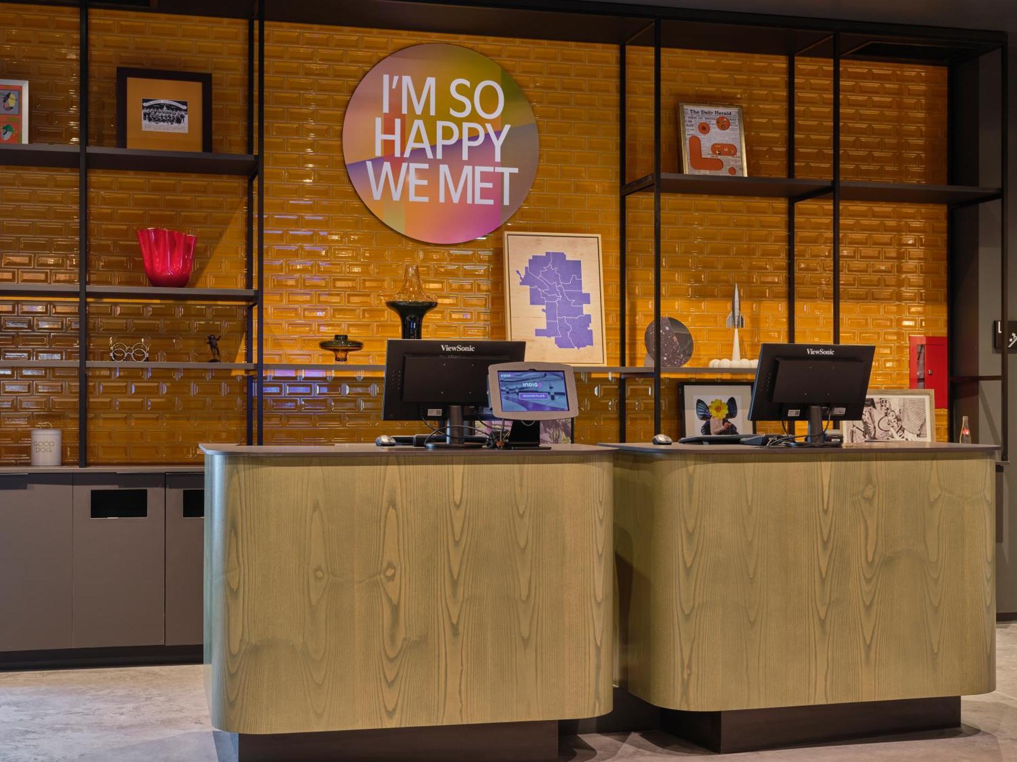 Alt Hotel Calgary University District エクステリア 写真