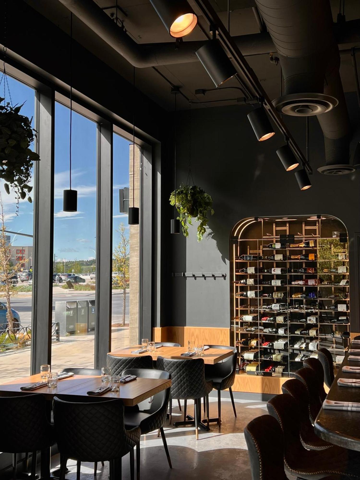 Alt Hotel Calgary University District エクステリア 写真